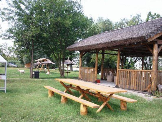 Hotel Wels Băltenii de Sus Kültér fotó