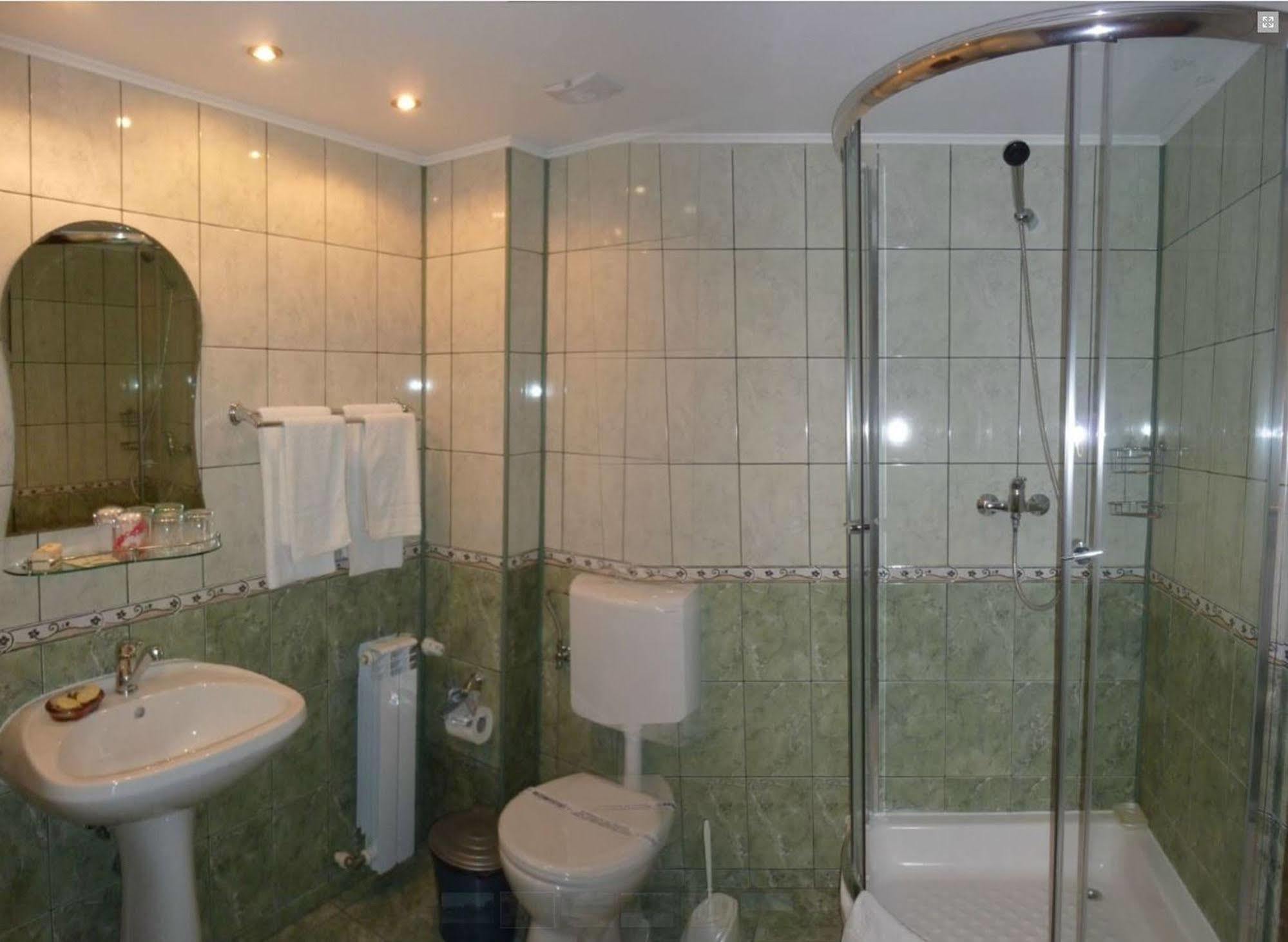Hotel Wels Băltenii de Sus Kültér fotó