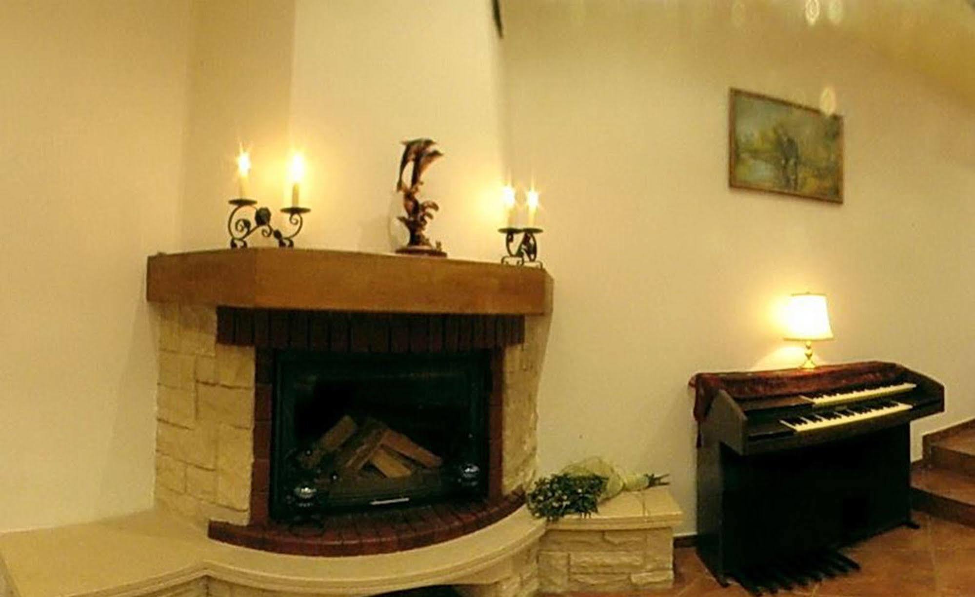 Hotel Wels Băltenii de Sus Kültér fotó